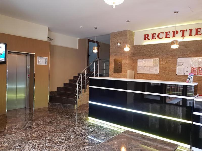Hotel Uranus Bukarest Exterior foto